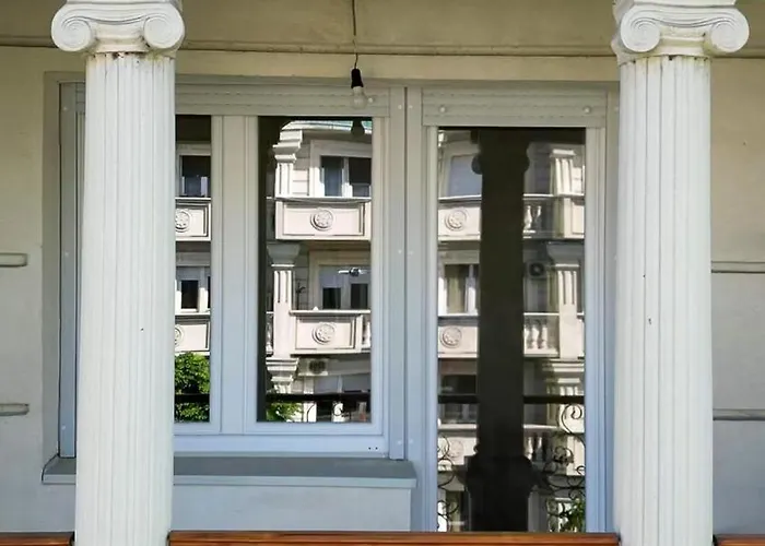 Macedonia Square Apartment