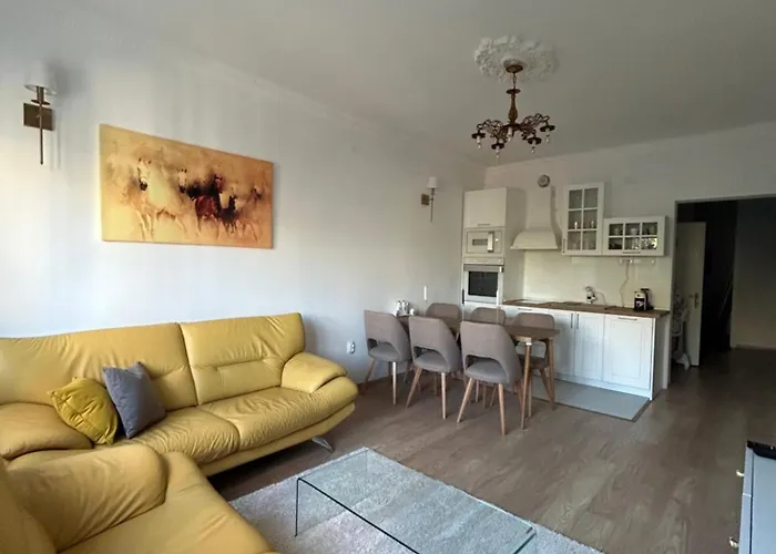 Macedonia Square Apartment