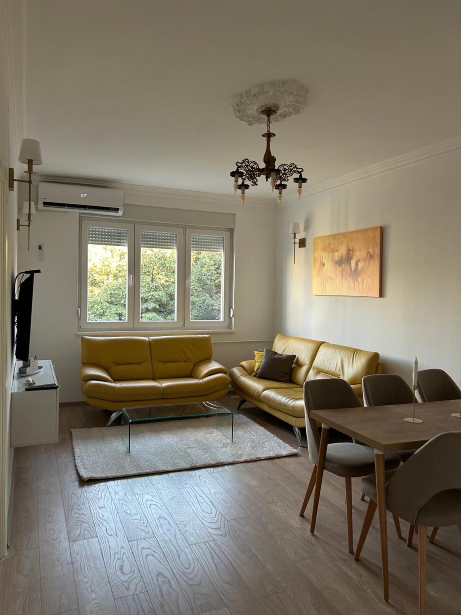 Macedonia Square Apartment *