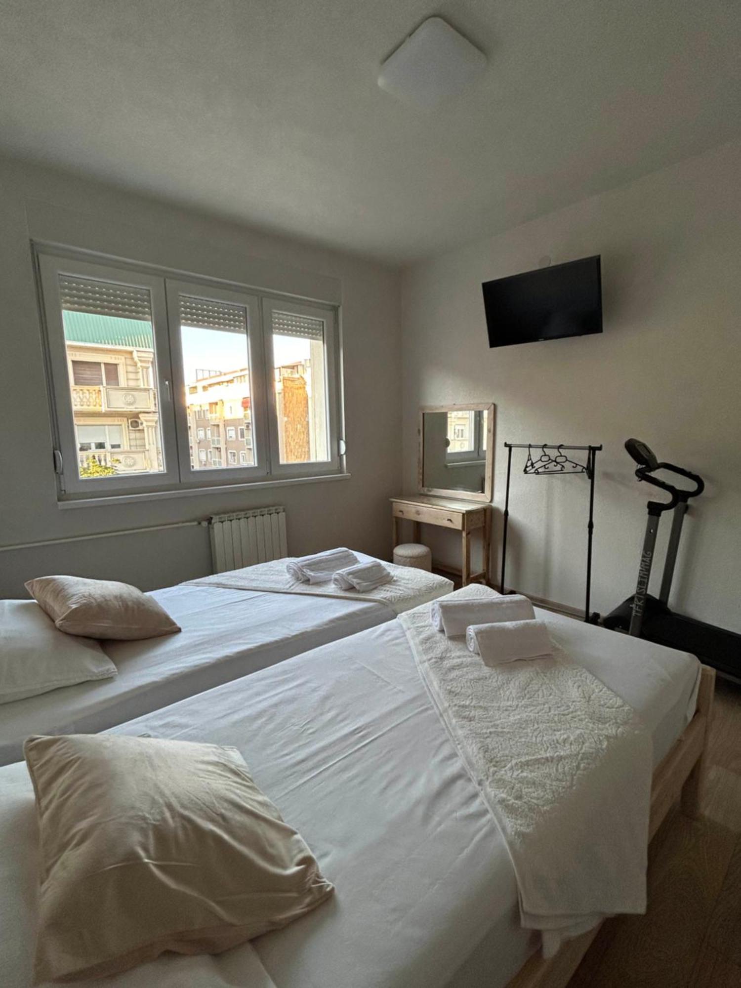 Apartment Macedonia Square *