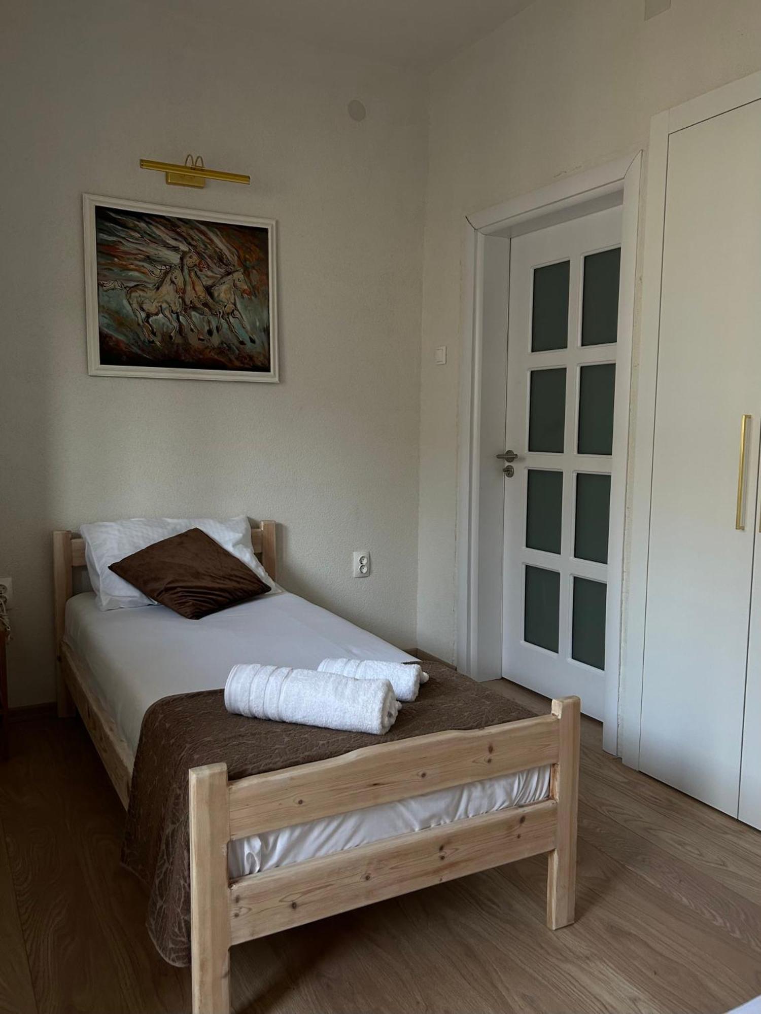 Apartment Macedonia Square *