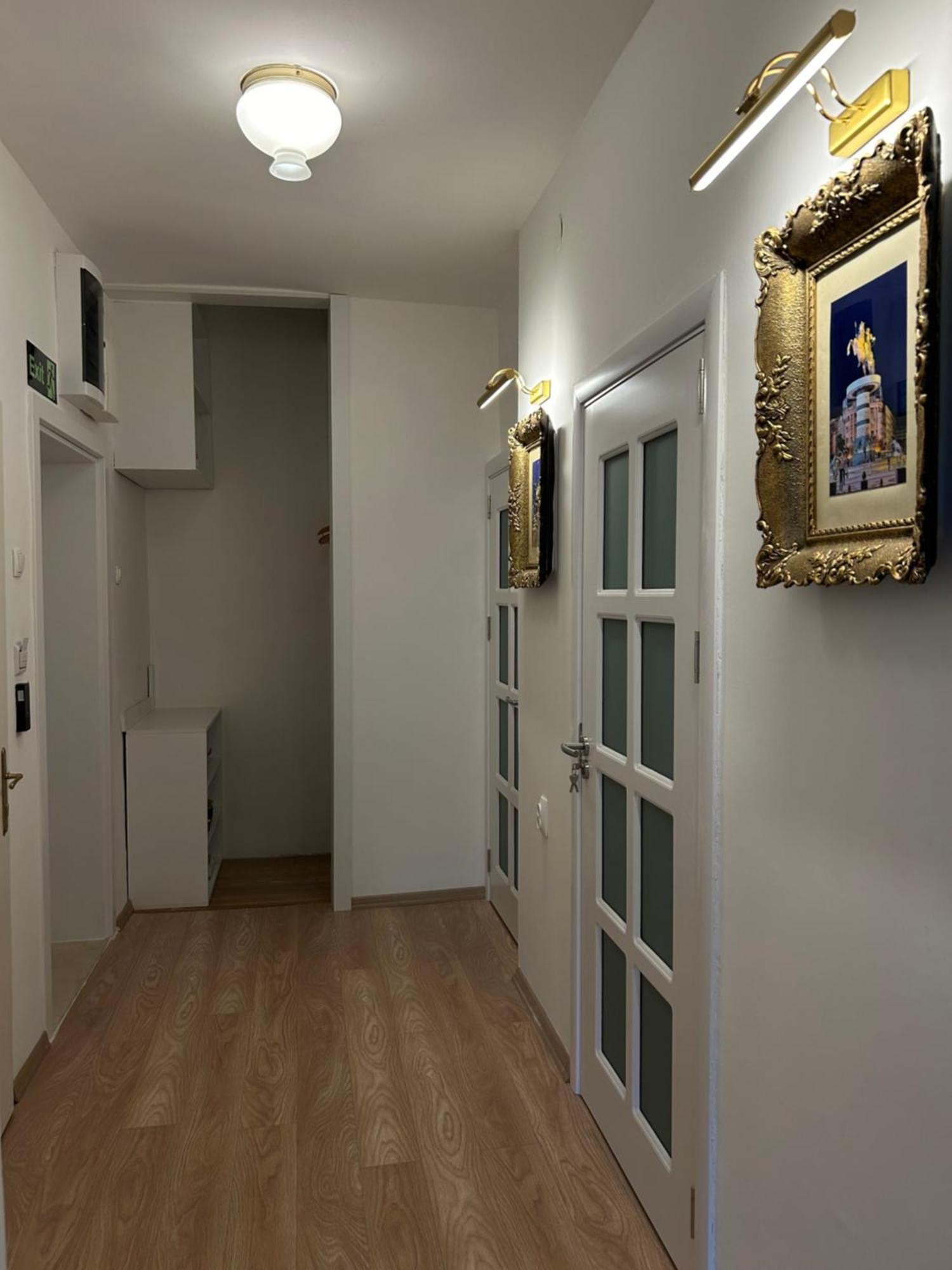 Apartment Macedonia Square