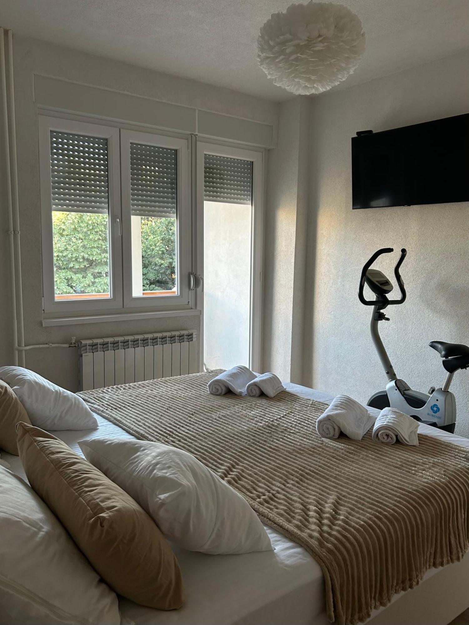 Macedonia Square Apartment